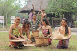 Tháng 3 “Mùa xuân và tuổi trẻ” tại Làng Văn hóa – Du lịch các dân tộc Việt Nam