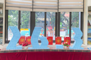 Trưng bày sách, báo “Sáng mãi niềm tin theo Đảng” khơi dậy khát vọng cống hiến của tuổi trẻ Thủ đô