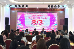 Gặp mặt chúc mừng cán bộ nữ nhân Ngày Quốc tế Phụ nữ 8/3