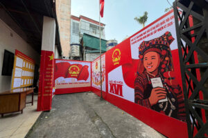 Phường Hồng Hà đẩy mạnh công tác trang trí, tuyên truyền phục vụ bầu cử