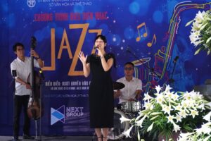 Không gian “Âm nhạc cuối tuần”: Chạm vào cảm xúc mùa loa kèn nở