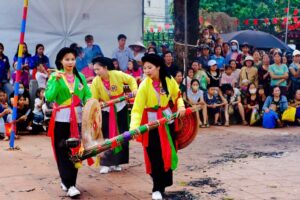 Giữ hồn văn hóa dân gian qua Hội thổi cơm thi làng Chuông