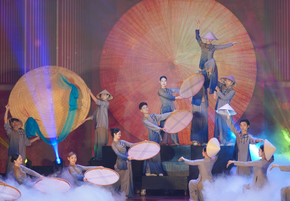 Phát triển văn hóa Việt Nam trong kỷ nguyên mới: Đặt văn hóa và con người vào trung tâm chiến lược phát triển quốc gia