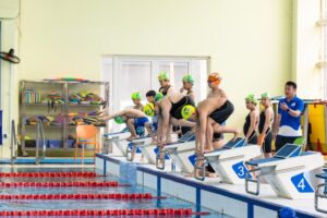 Sôi nổi thi đấu môn bơi Giải thể thao học sinh phổ thông phường Từ Liêm