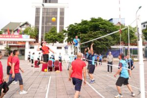Bát Tràng tổ chức giao lưu bóng chuyền hơi với xã Gia Lâm và phường Việt Hưng
