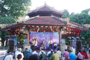 Khi những giai điệu về Hà Nội hòa vào nhịp sống bên hồ Gươm