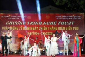 Nhà hát Kịch Hà Nội biểu diễn phục vụ Nhân dân xã Chuyên Mỹ