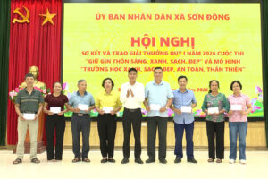 Xã Sơn Đồng tổ chức sơ kết Cuộc thi “Giữ gìn thôn sáng, xanh, sạch, đẹp”