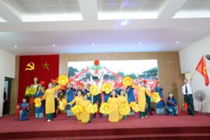 Gần 400 diễn viên tham gia Liên hoan Tiếng hát Người cao tuổi xã Xuân Mai năm 2026