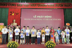 Đan Phượng phát động Tháng hành động vì trẻ em năm 2026, trao 88 suất quà cho học sinh có hoàn cảnh khó khăn