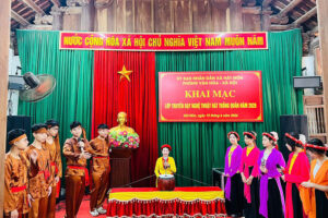 Khai mạc lớp truyền dạy nghệ thuật hát Trống quân tại Hát Môn