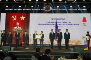 CLB bóng đá Hà Nội kỷ niệm 20 năm thành lập và đón nhận Huân chương Lao động hạng Nhì
