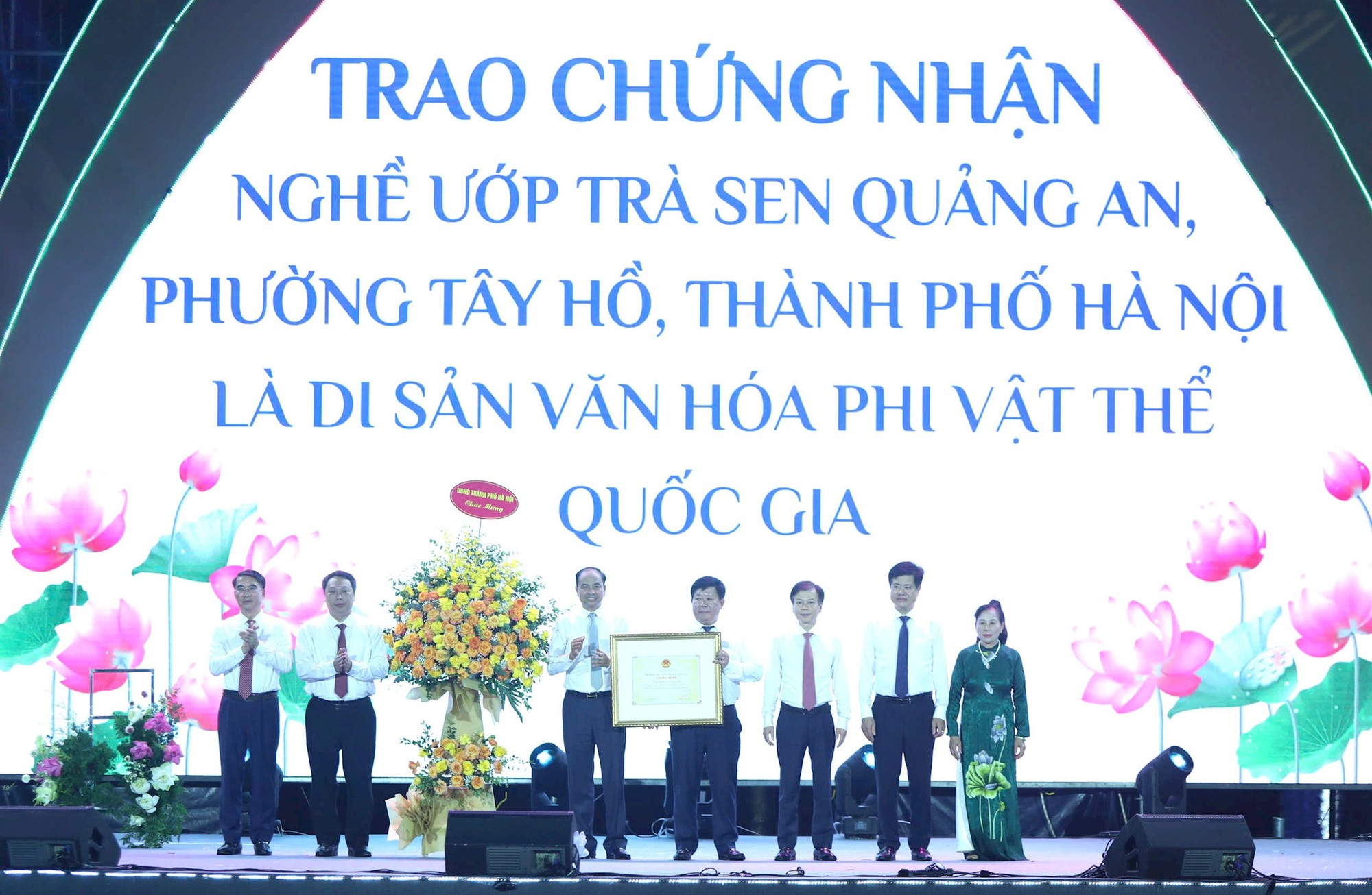 Khai mạc Lễ hội Sen Hà Nội năm 2026: Tôn vinh di sản trà sen Quảng An, công bố Khu du lịch hồ Tây và vùng phụ cận