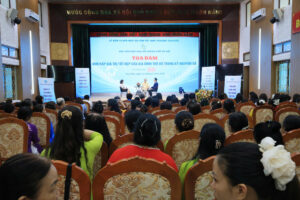 Tọa đàm “Vun đắp giá trị tốt đẹp của gia đình Thủ đô trong kỷ nguyên số” tại xã Thư Lâm