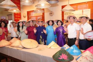 Khánh thành Phòng truyền thống làng nghề nón lá Tri Lễ