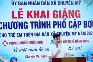 Xã Chuyên Mỹ tổ chức Chương trình phổ cập bơi cho trẻ em