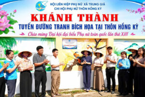 Xã Trung Giã khánh thành Tuyến đường tranh bích họa