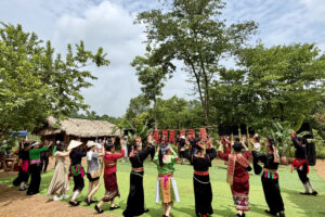 Về ‘Ngôi nhà chung’ hòa nhịp điệu xòe, khám phá sắc màu văn hóa vùng cao