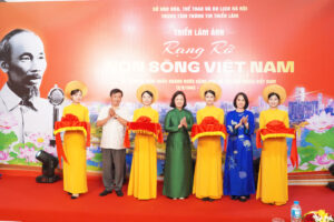 Khai mạc triển lãm ảnh“Rạng rỡ non sông Việt Nam”