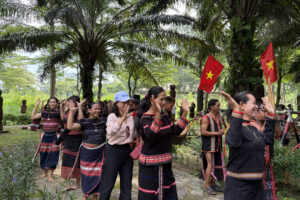 Cuối tuần về Làng Văn hóa, hòa mình vào không gian Tây Nguyên