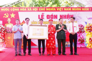 Xã Ứng Hòa: Đón nhận bằng xếp hạng di tích lịch sử cấp thành phố đối với Di tích Đình- Chùa Khánh Vân